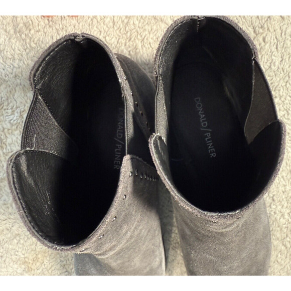 Donald J Pliner Gavi Gray Suede Studded Chelsea Ankle Boots Womens Size 8.5 - Picture 8 of 9